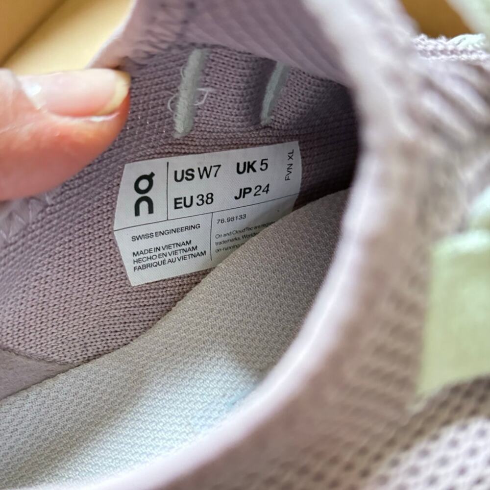 Pink Cloudeasy On Clouds Sneakers Pristine  7us - Picture 4 of 7